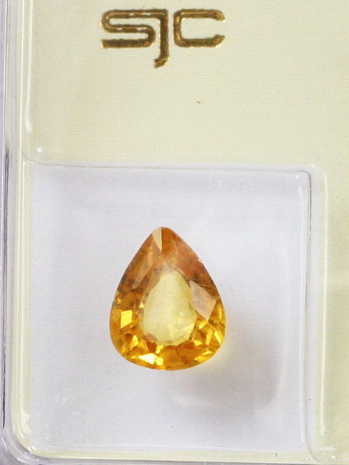 Da quy sapphire vang