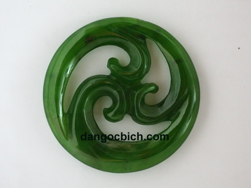 Ngoc bich nephrite phong thuy