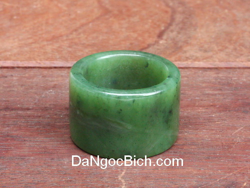 Nhan da ngoc bich nephrite