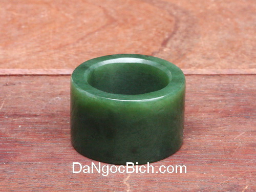 Nhan da ngoc bich nephrite