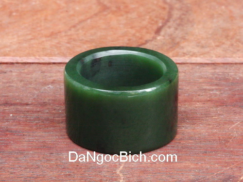 Nhan da ngoc bich nephrite