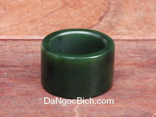 Nhan da ngoc bich nephrite