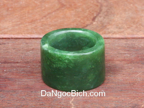 Nhan da ngoc bich nephrite