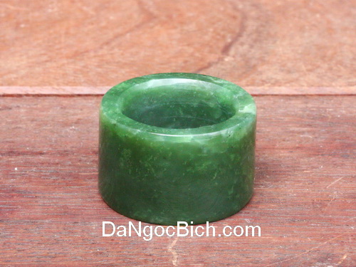 Nhan da ngoc bich nephrite