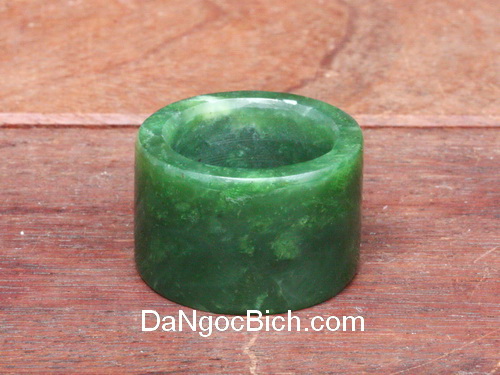 Nhan da ngoc bich nephrite