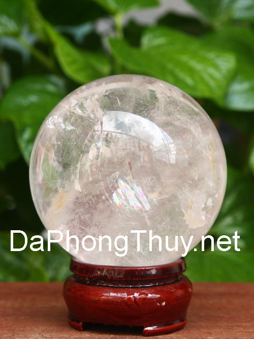 Qua cau thach anh trang